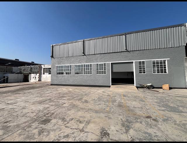 200M² WAREHOUSE TO LET IN SEBENZA